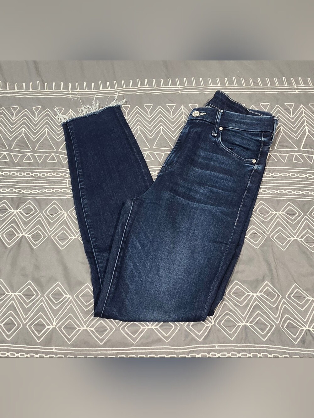 MOTHER Denim High Waisted Looker Ankle Fray Jeans Size 28